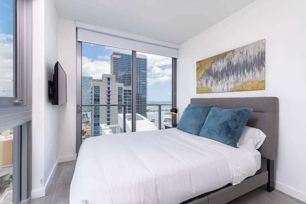 Amazing 2 Bedroom 30Th Floor Downtown Free Parking Miami Luaran gambar