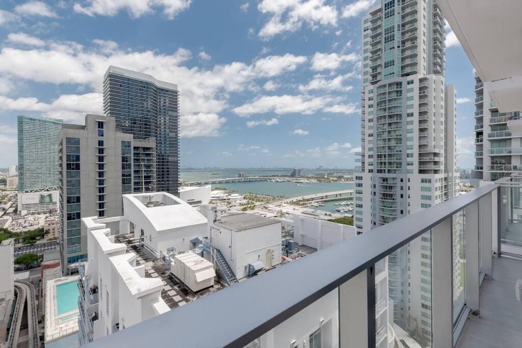 Amazing 2 Bedroom 30Th Floor Downtown Free Parking Miami Luaran gambar