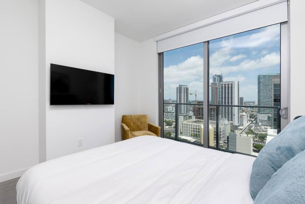 Amazing 2 Bedroom 30Th Floor Downtown Free Parking Miami Luaran gambar