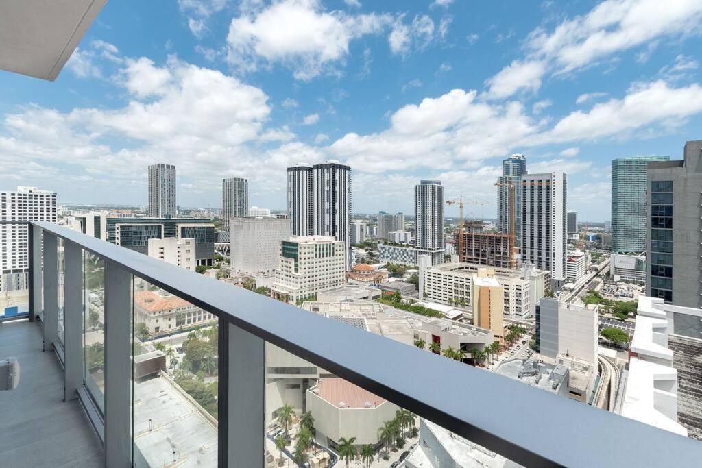 Amazing 2 Bedroom 30Th Floor Downtown Free Parking Miami Luaran gambar